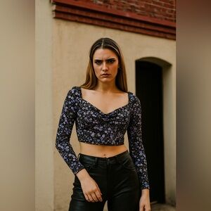 Nasty Gal NWT Floral crop size 4